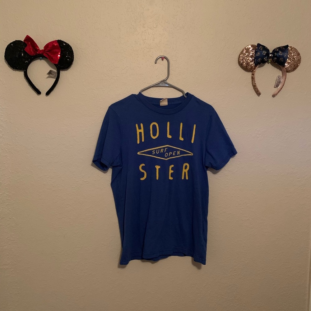 Men’s Hollister T-shirt